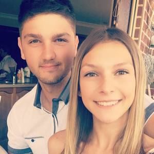 Meet your Posher, Kira